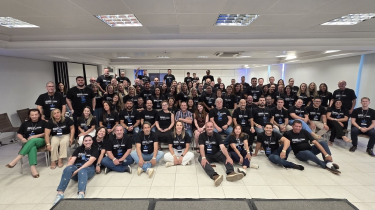 Notícia: SECOM Castro participa de convenção estadual e busca fortalecer o comércio local para 2026